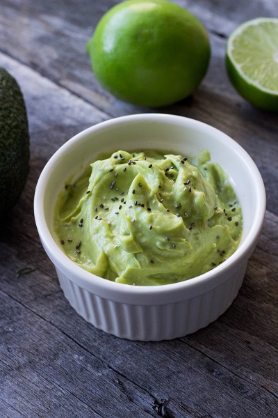 Roasted Garlic and Chia Guacamole - Eat Thrive Glow