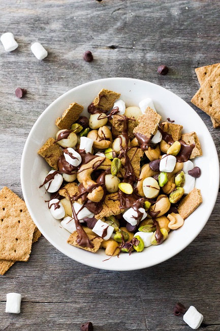 Dark Chocolate Peanut Butter S'mores Trail Mix - Eat Thrive Glow